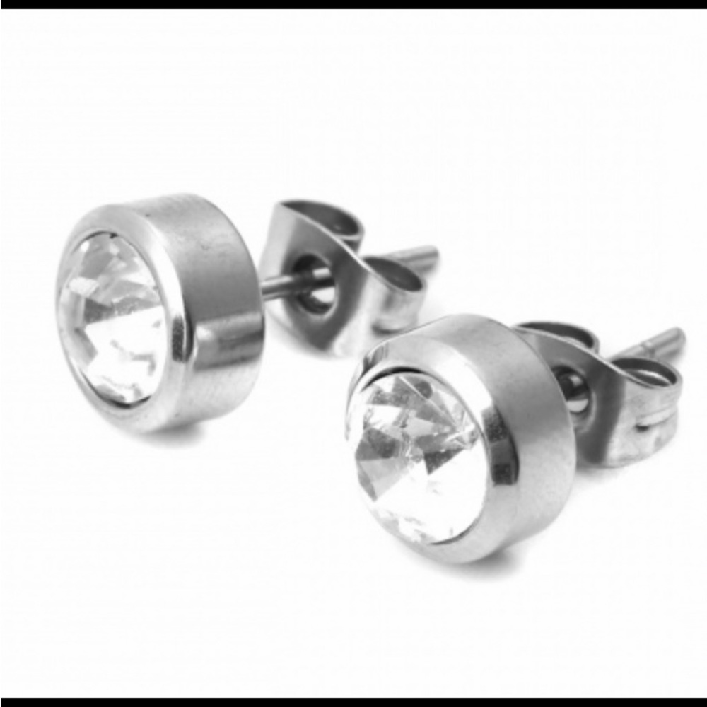 Stainless steel studs with cubic zirconia (hypoallergenic)